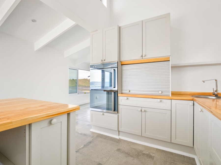 5 Bedroom Property for Sale in Paradise Western Cape